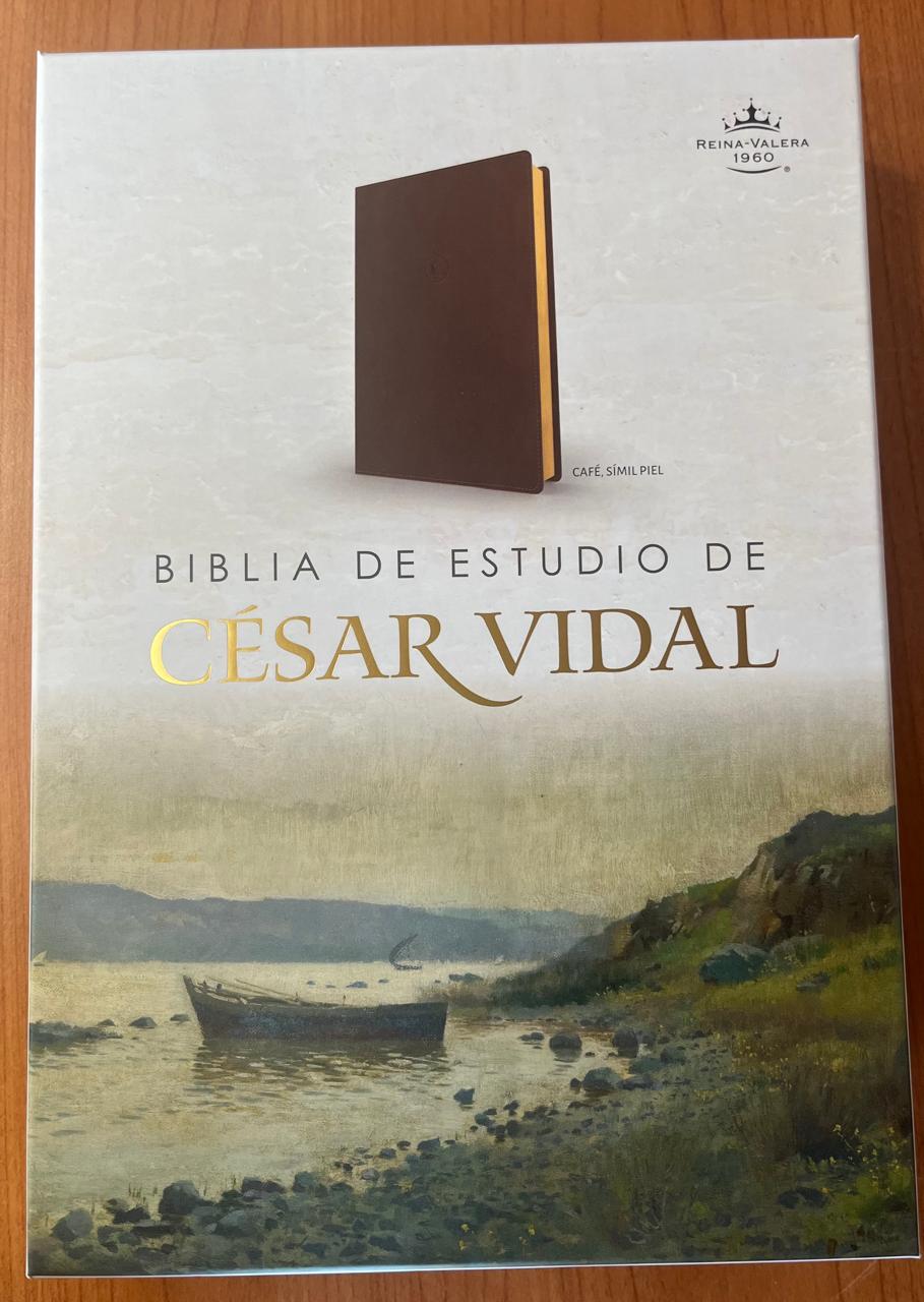 BIBLIA DE ESTUDIO DE CESAR VIDAL / COLOR CAFE SIMIL PIEL / FILO DORADO