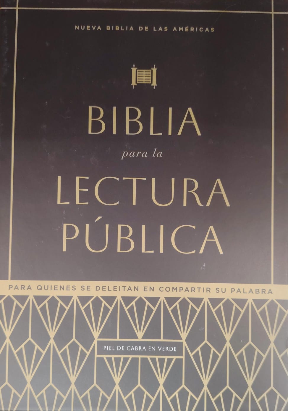 SANTA BIBLIA HOMBRE DE VALOR NUEVA VERSION INTERNACIONAL-COLOR NEGRO CON DORADO