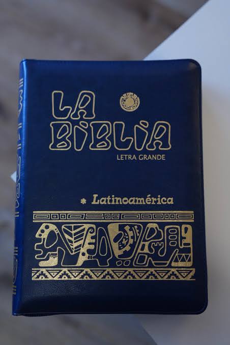 LA BIBLIA-LETRA GRANDE COLOR AZUL CON CIERRE