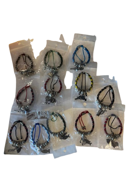 PULSERAS DE VARIOS COLORES CON DIJES JESUS