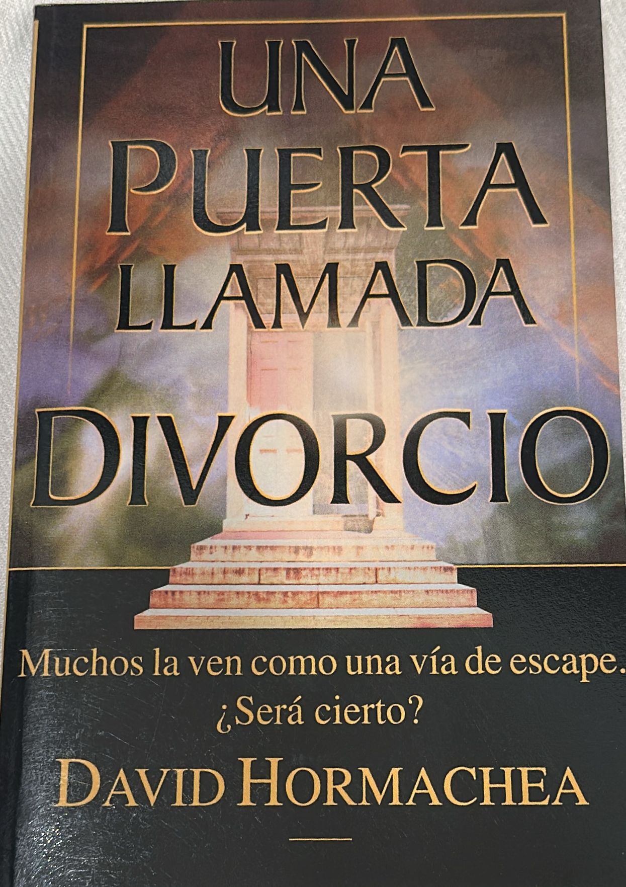 UNA PUERTA LLAMADA DIVORCIO