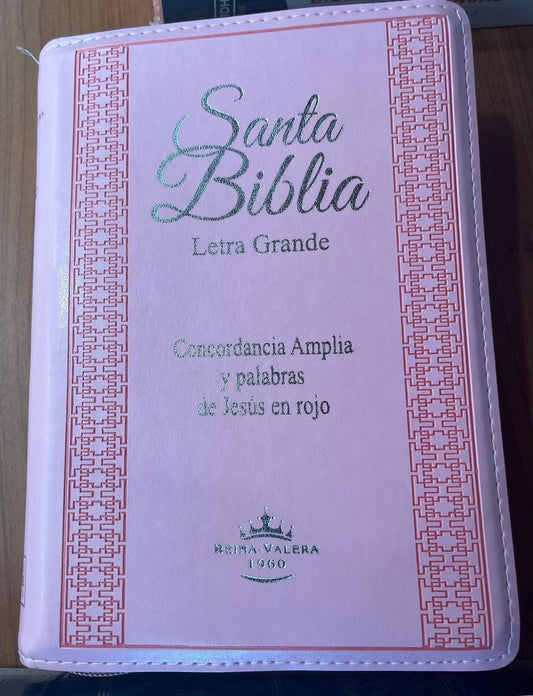 SANTA BIBLIA LETRA GRANDE / COLOR ROSA LABRADA / FILO PLATEADO CON INDICE