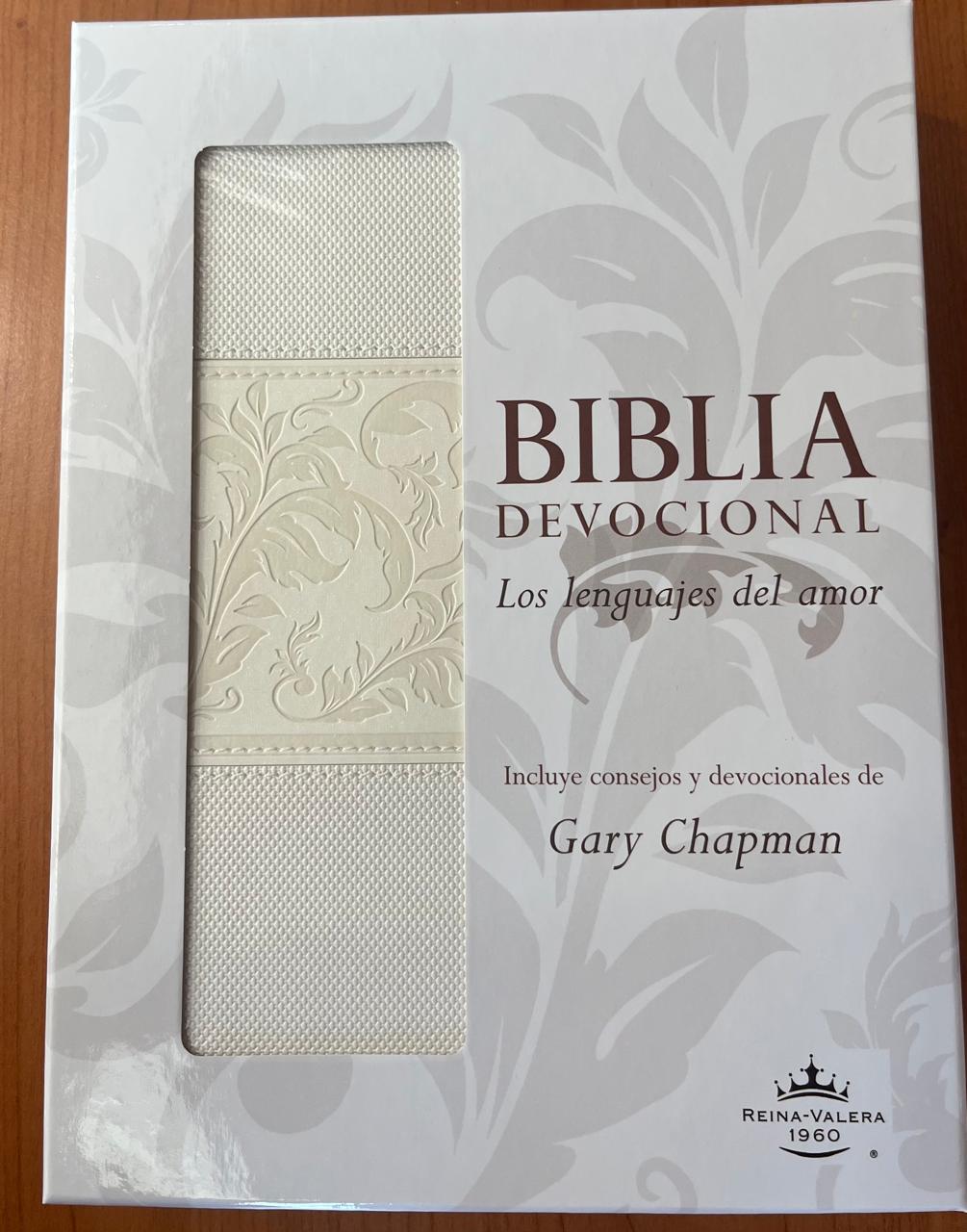 BIBLIA DEVOCIONAL / LOS LENGUAJES DEL AMOR / COLOR BLANCO FILOSN PLATEADOS